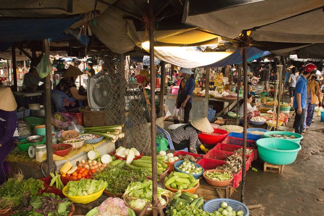 Nha Trang Vietnam Marketplace Vegetable Vendor