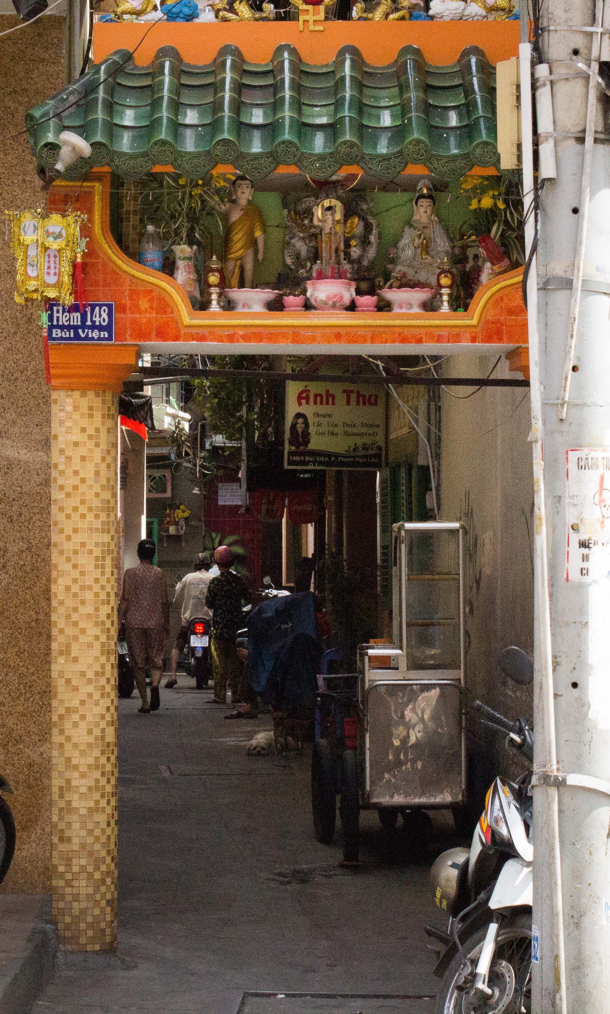Saigon Alleyway